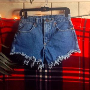 NWOT Wrangler high waisted raw hem jean shorts